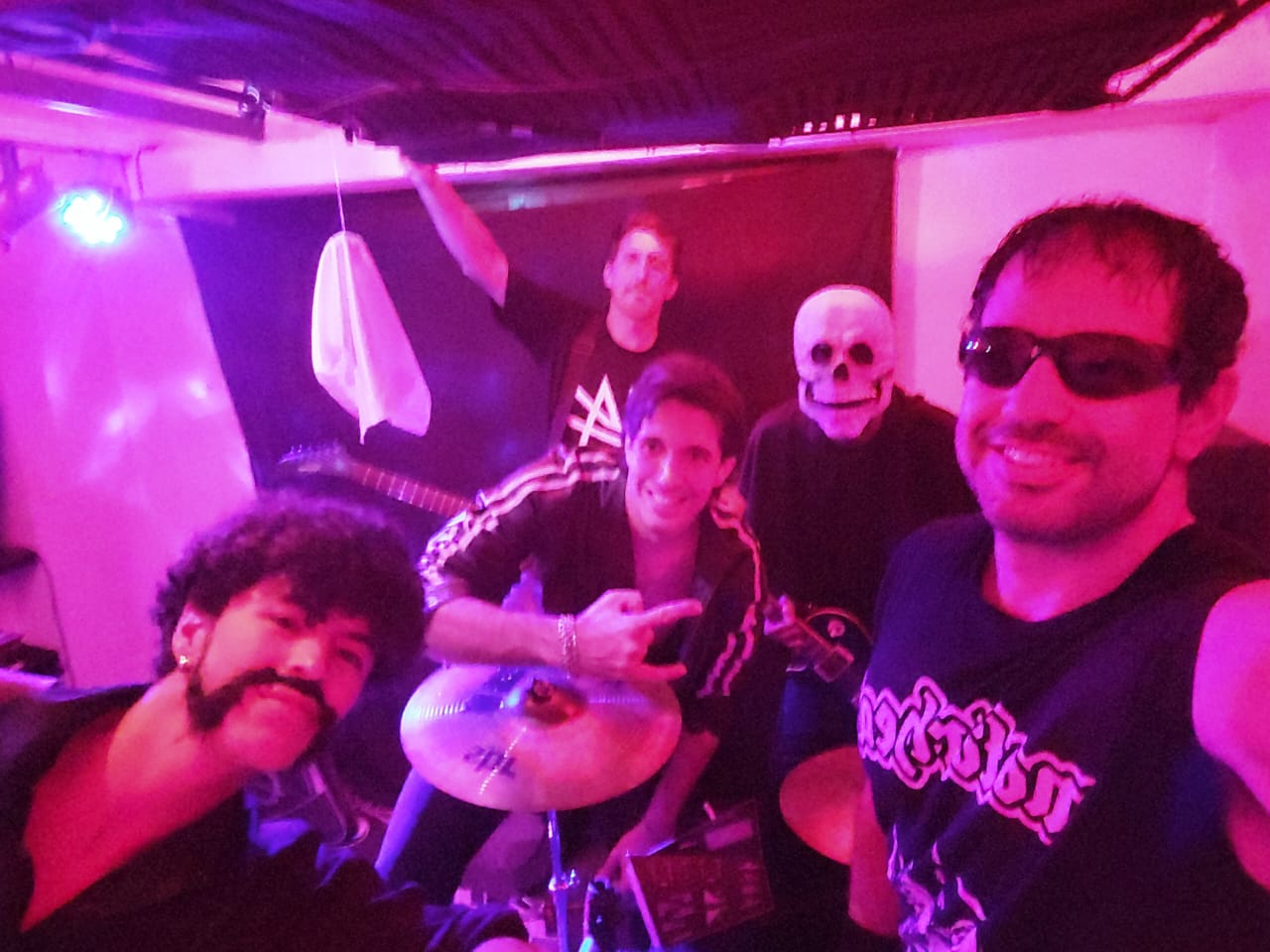 Locura, una banda lomense formada desde la hermandad y la amistad